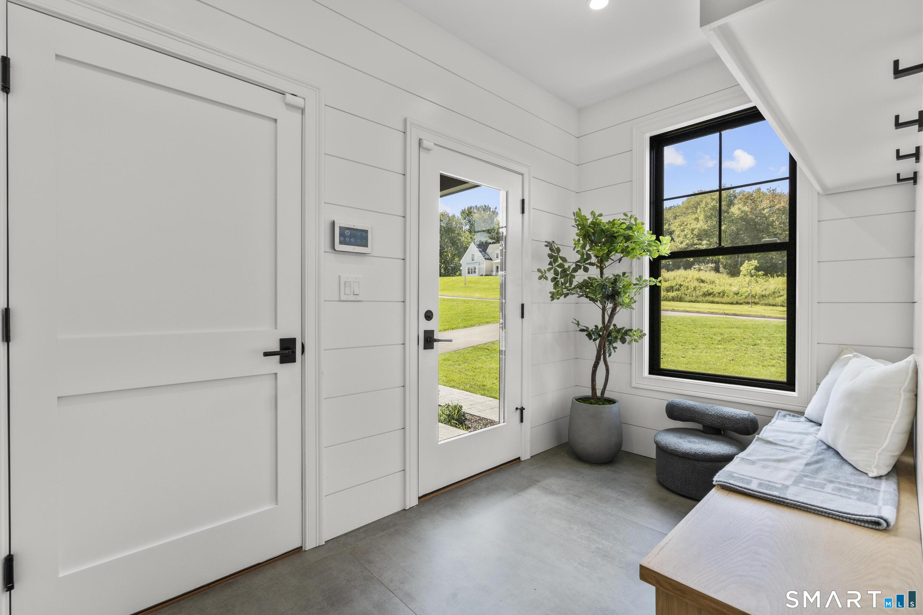 8 Holly Lane