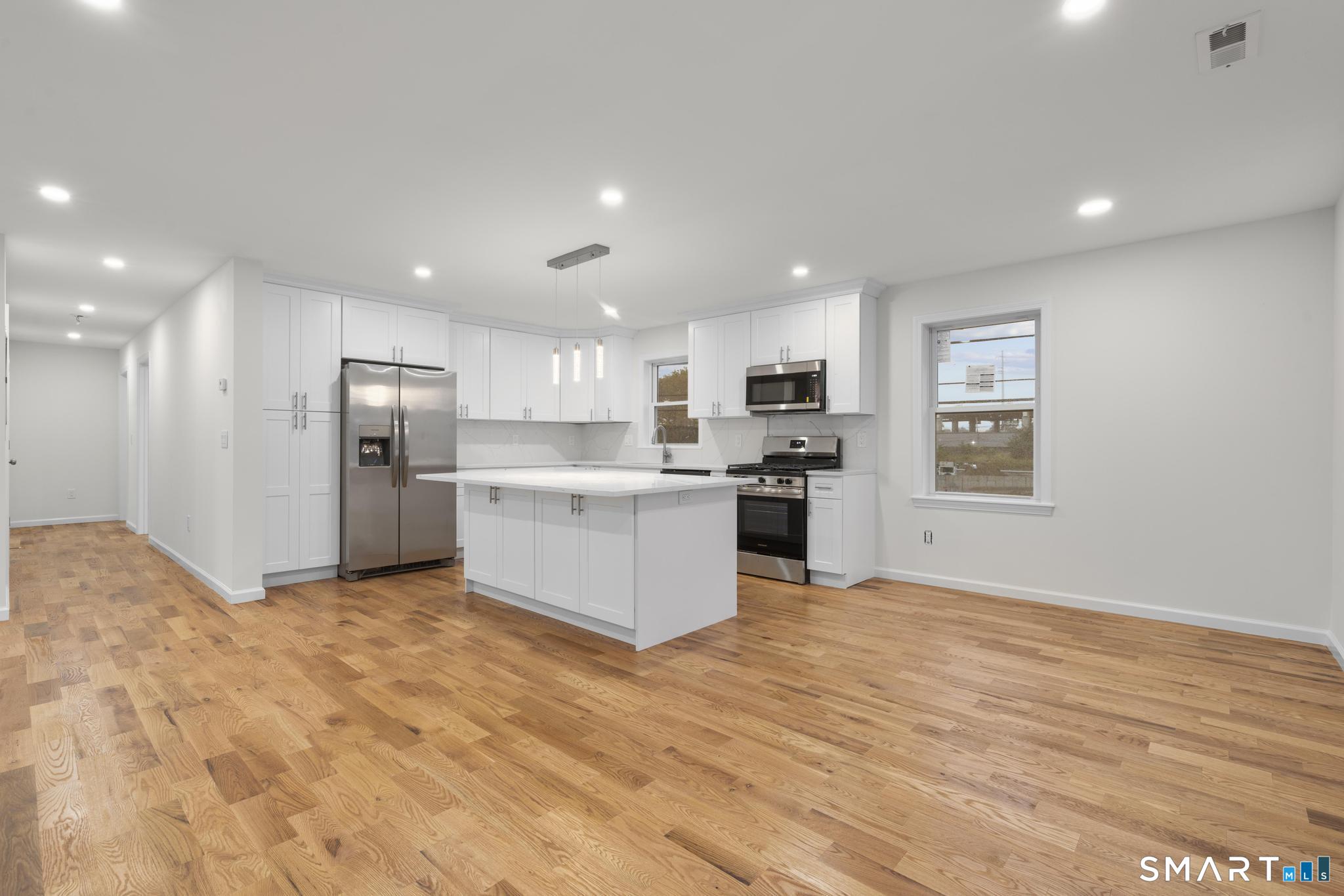 131 Columbia Street Unit: 2