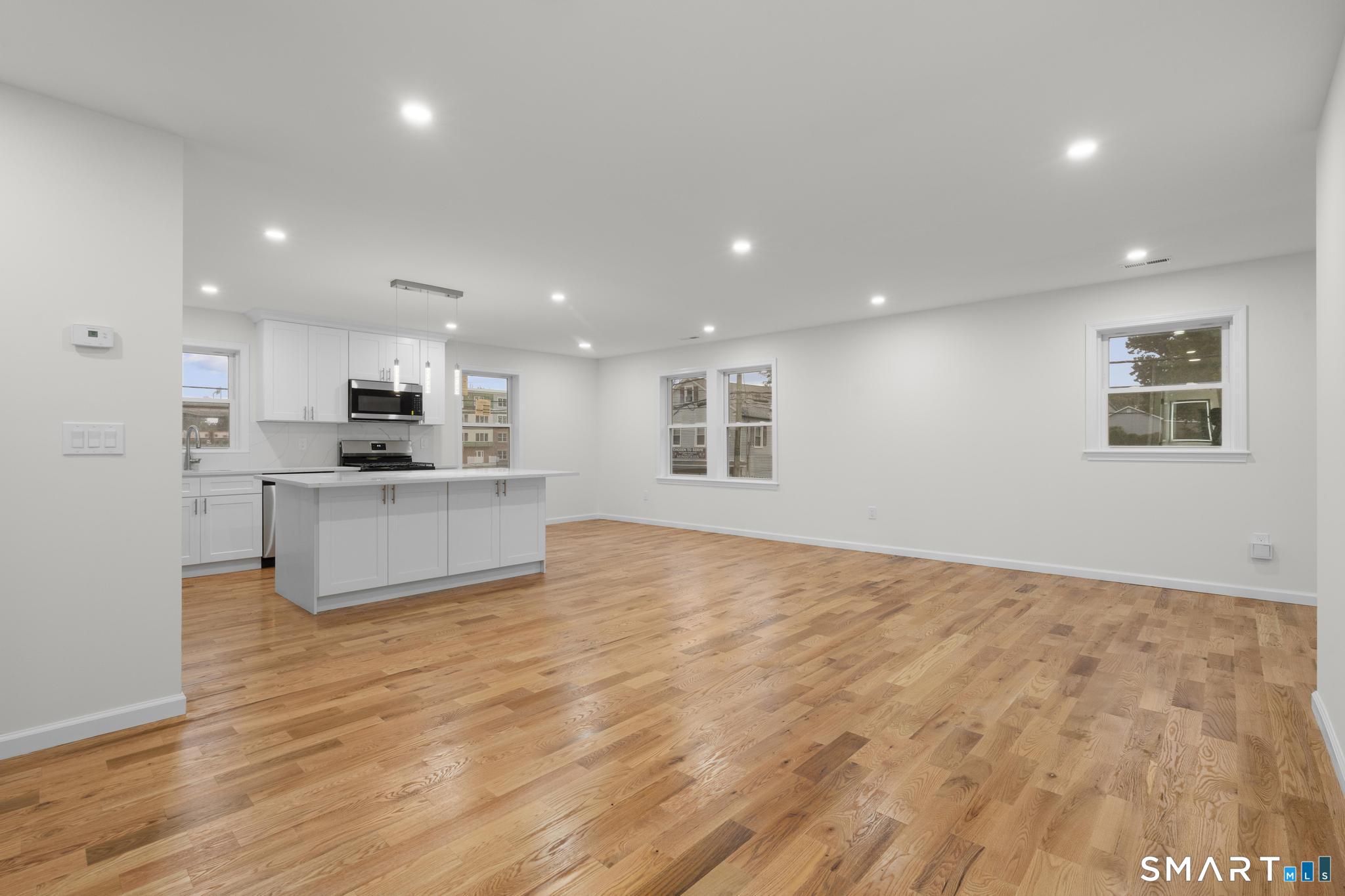 131 Columbia Street Unit: 2