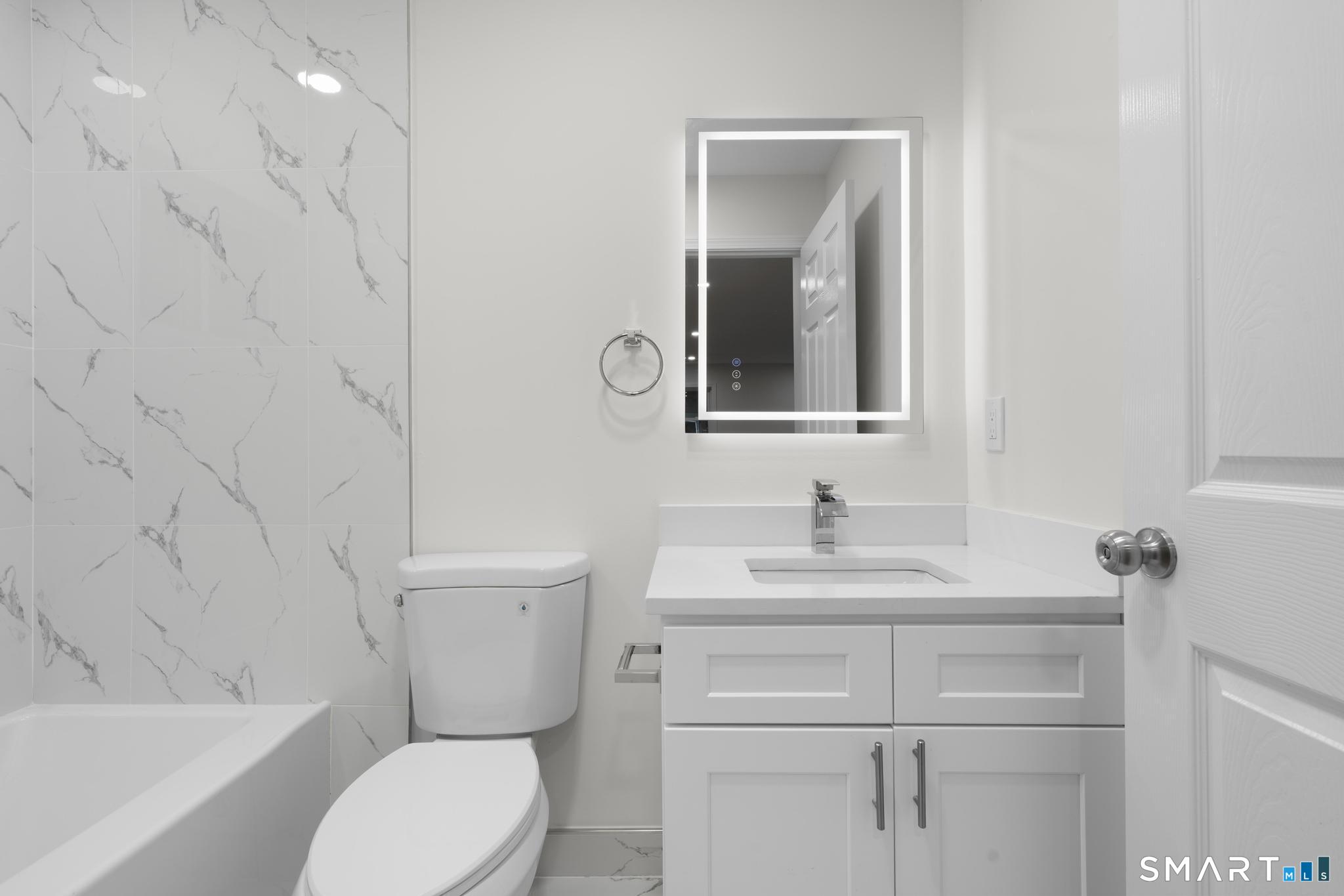 131 Columbia Street Unit: 2