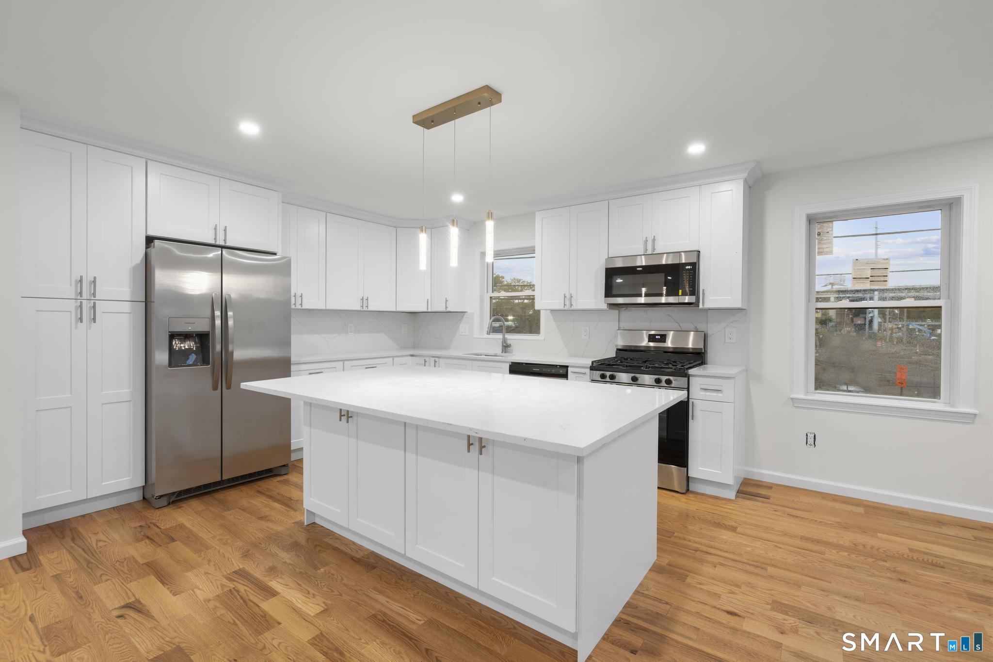131 Columbia Street Unit: 2