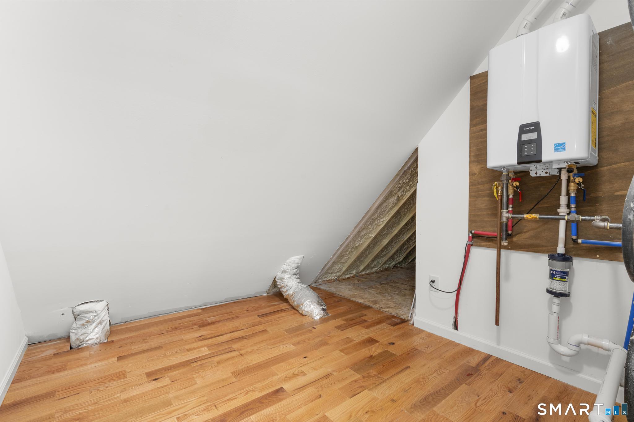 131 Columbia Street Unit: 2