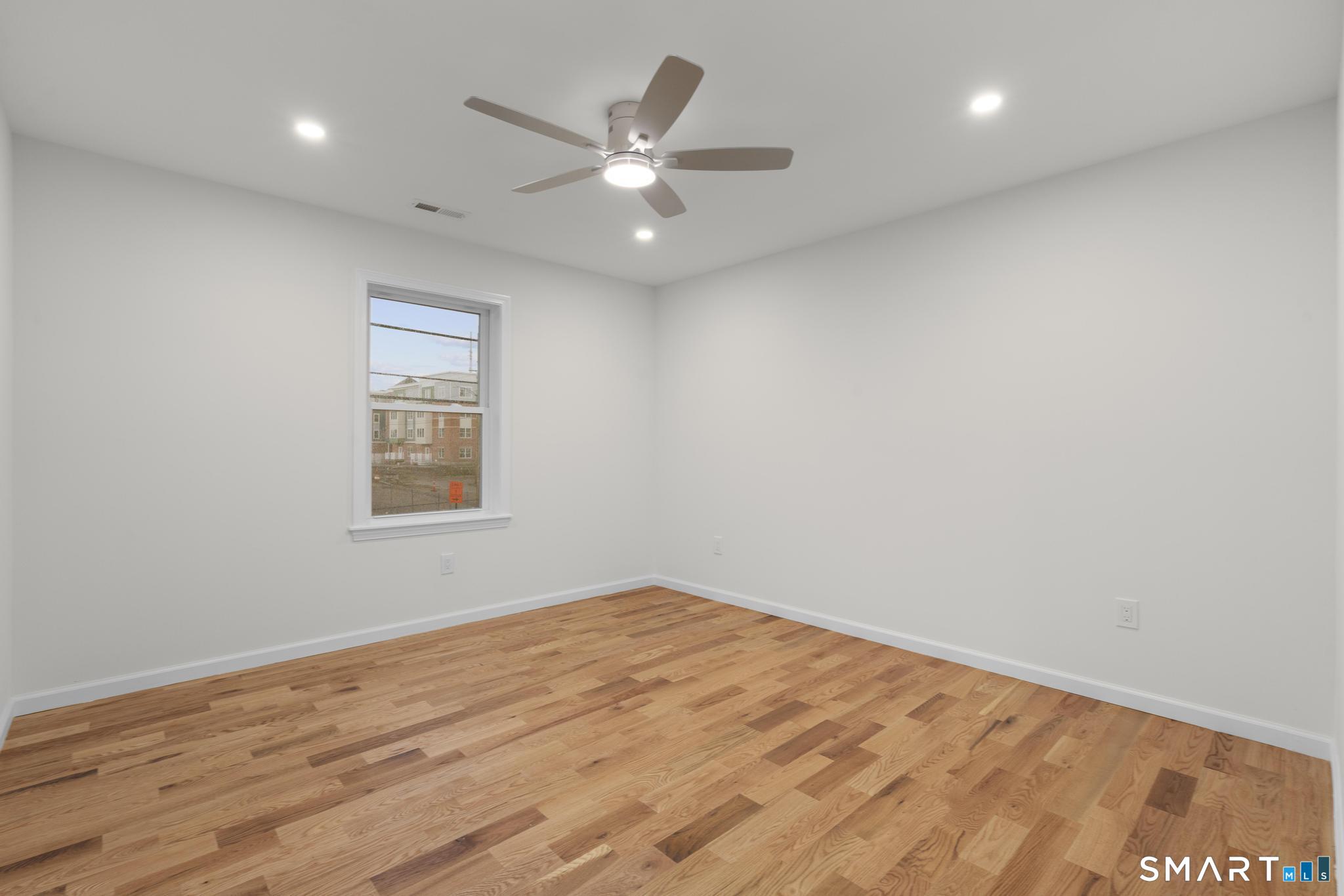 131 Columbia Street Unit: 2