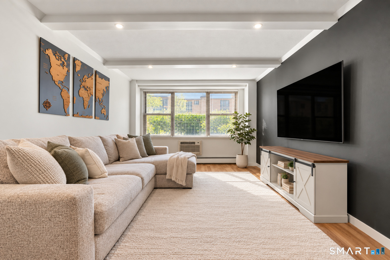 65 Glenbrook Road Unit: 1E