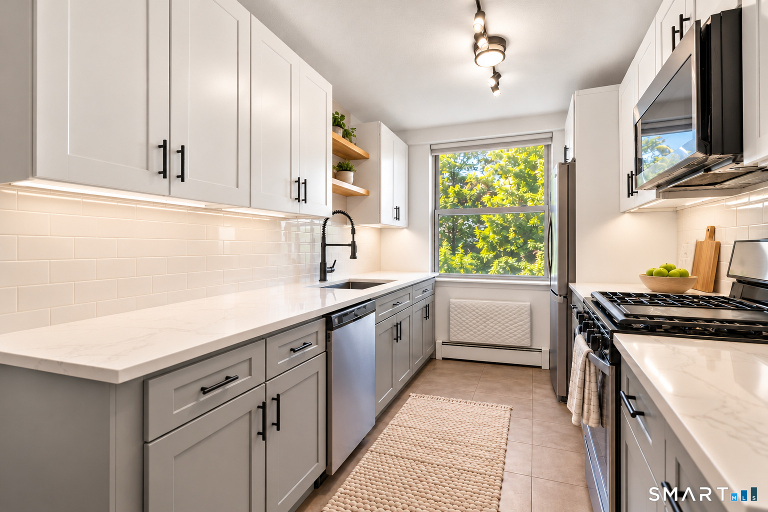 65 Glenbrook Road Unit: 1E