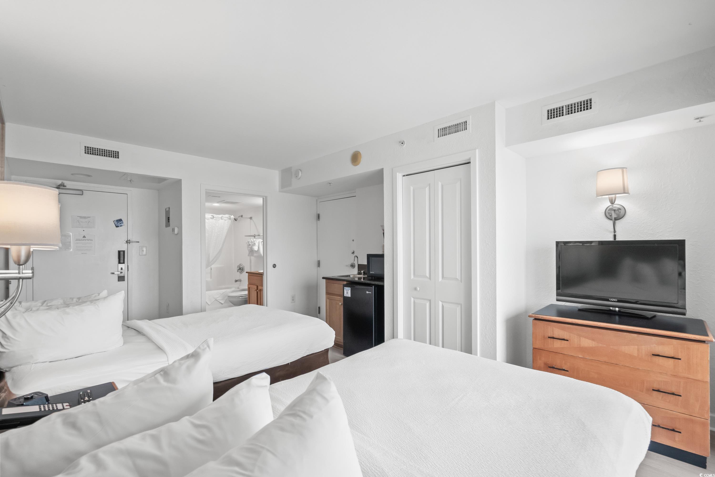 504 N Ocean Blvd. Unit: 1607 A & B