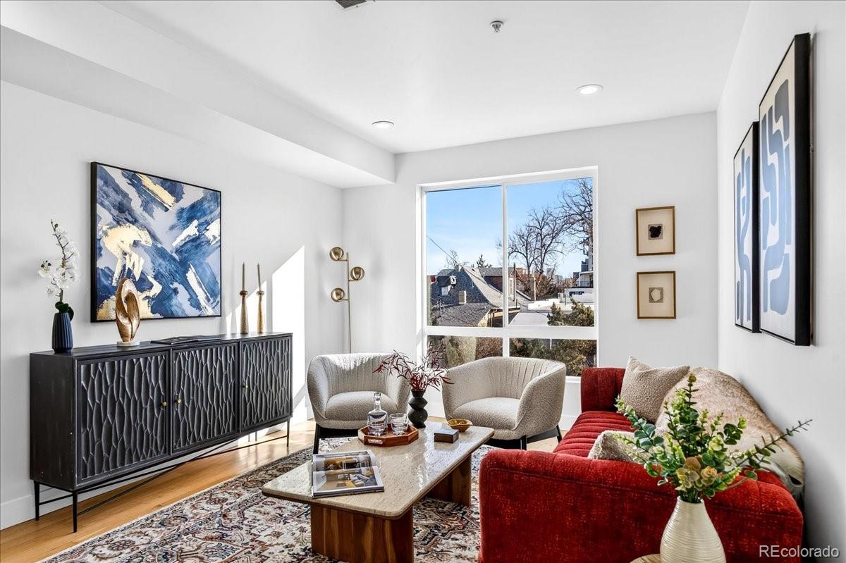 3520 W Conejos Place Unit: 11