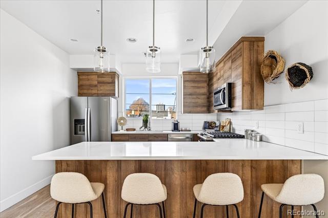 3520 W Conejos Place Unit: 11