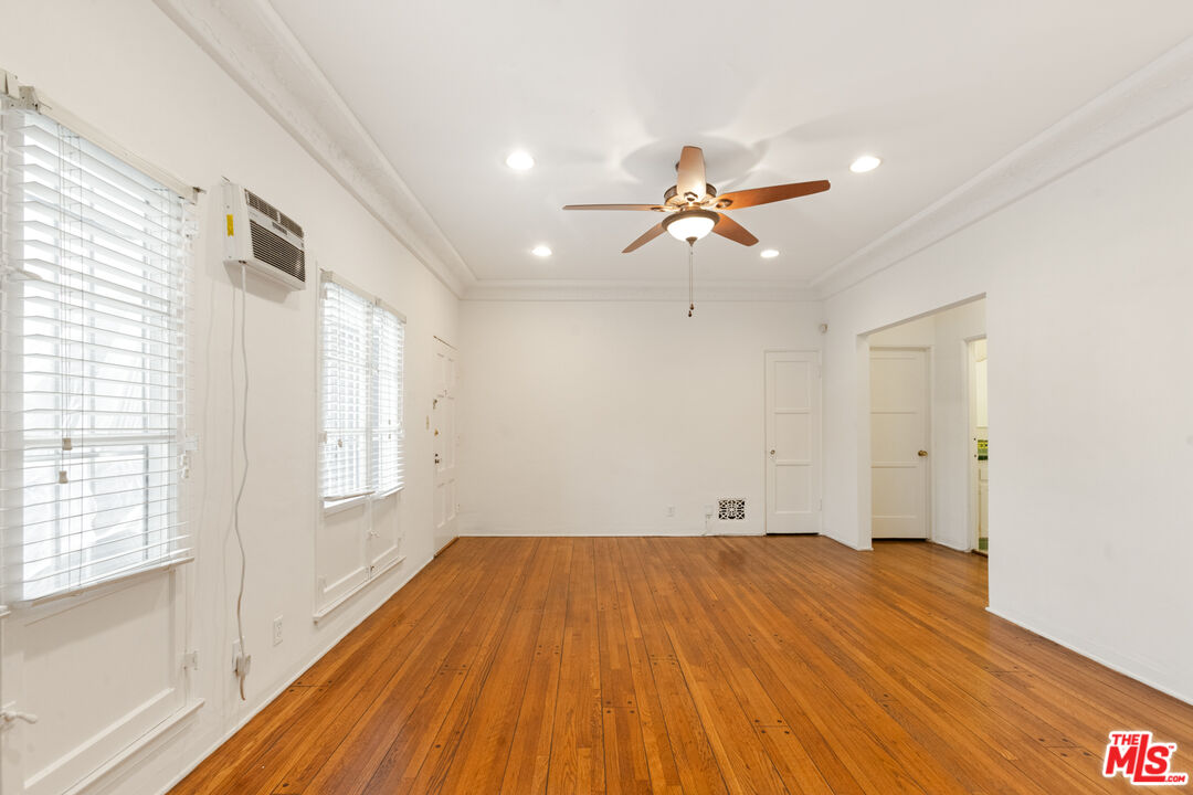 170 N Arnaz Unit: 8724