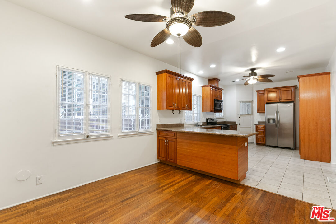 170 N Arnaz Unit: 8724
