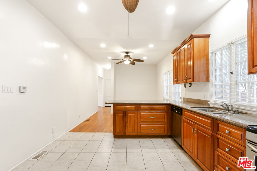 170 N Arnaz Unit: 8724