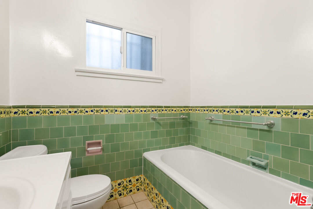 170 N Arnaz Unit: 8724