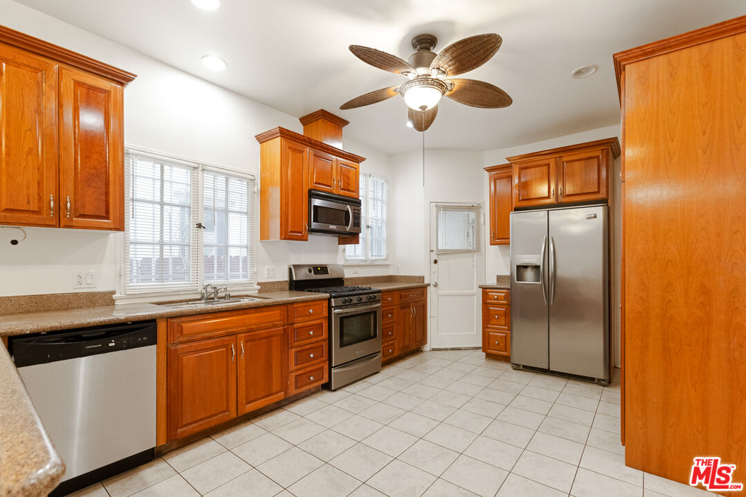 170 N Arnaz Unit: 8724