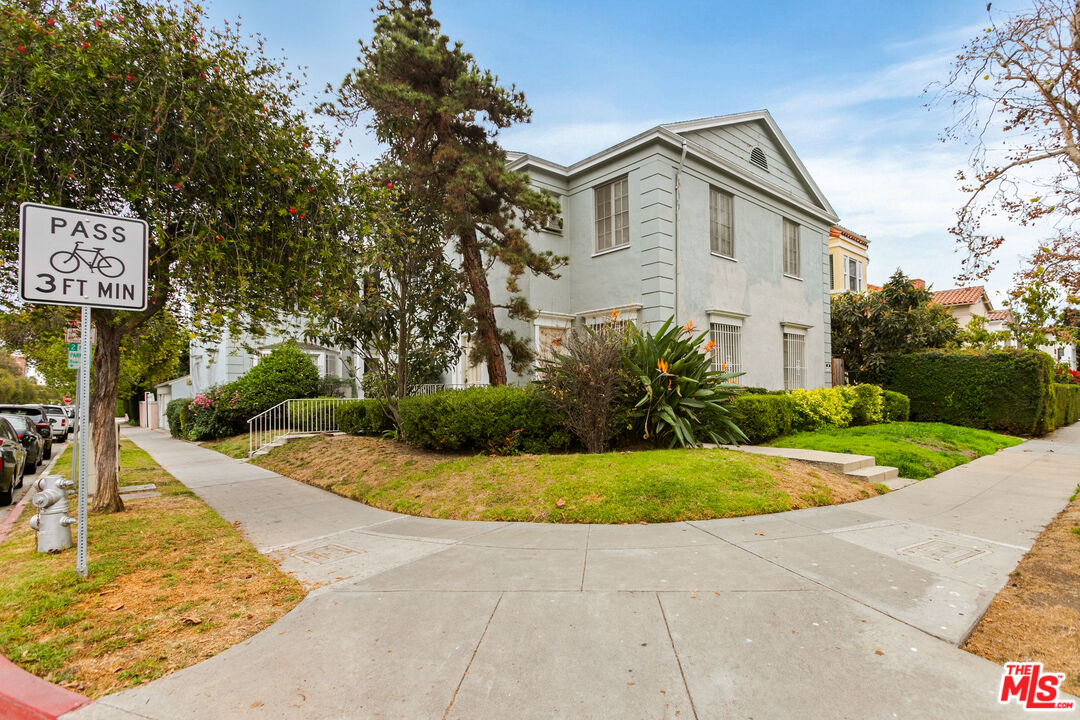 170 N Arnaz Unit: 8724