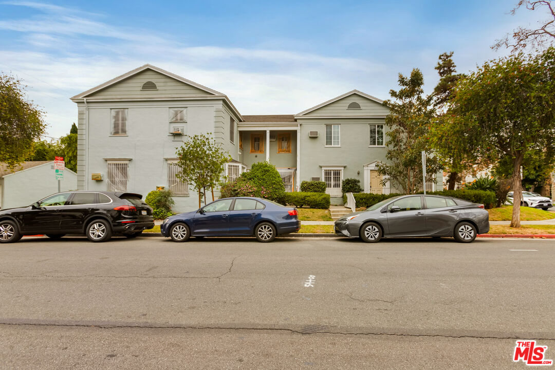 170 N Arnaz Unit: 8724