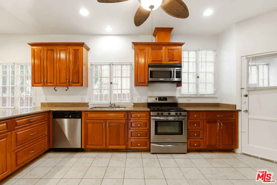 170 N Arnaz Unit: 8724