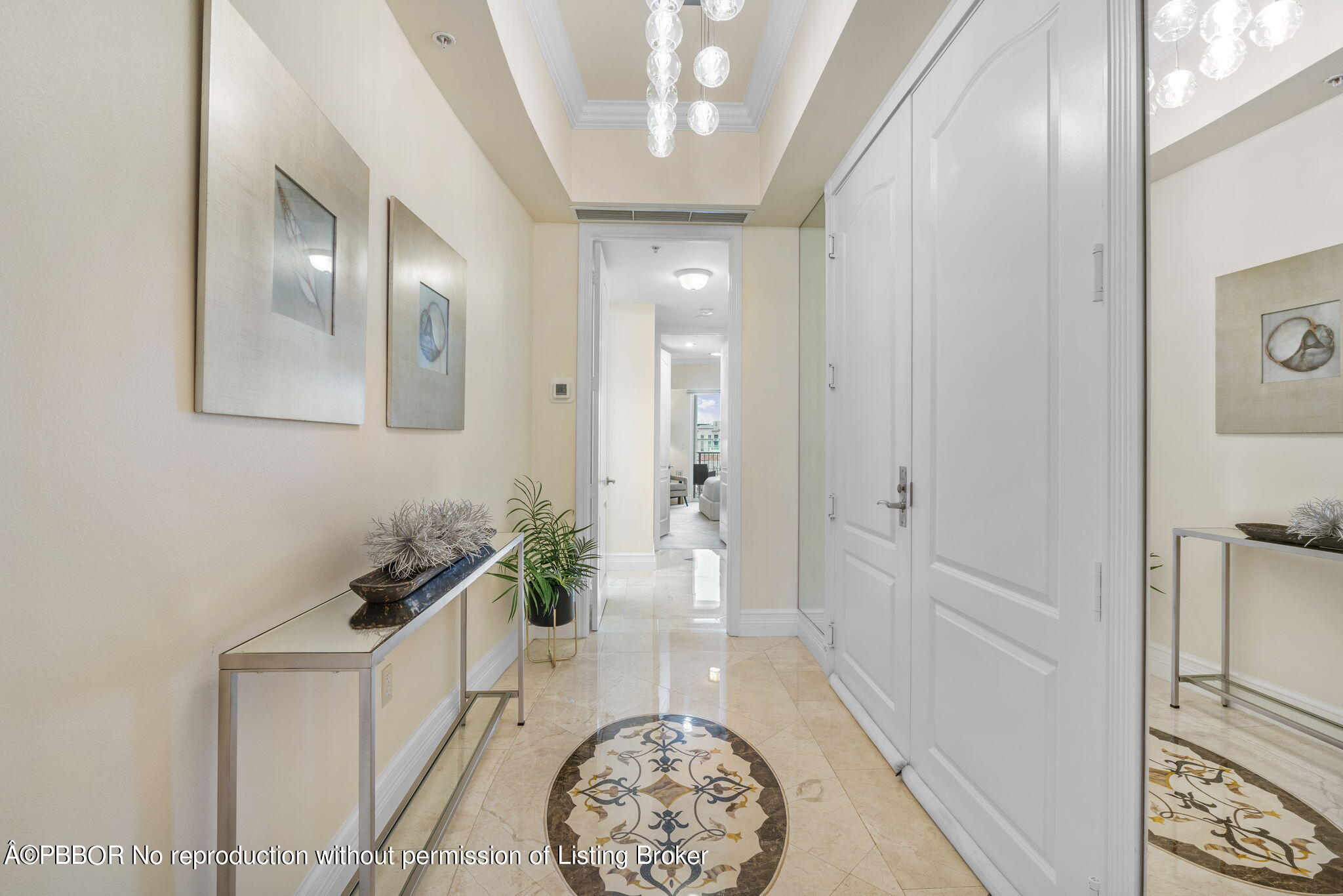 201 S Narcissus Avenue, 605