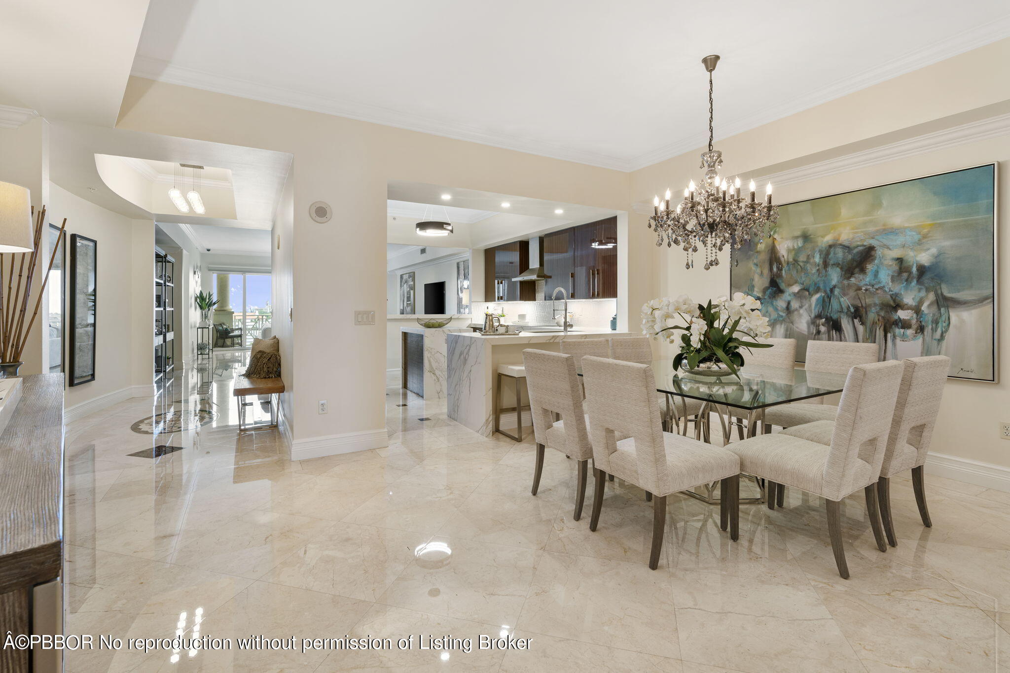 201 S Narcissus Avenue, 605