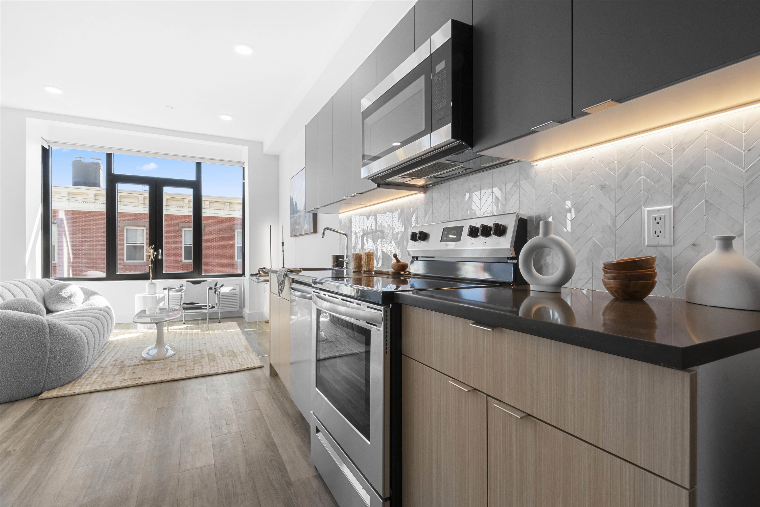 197 PINE ST Unit: 403