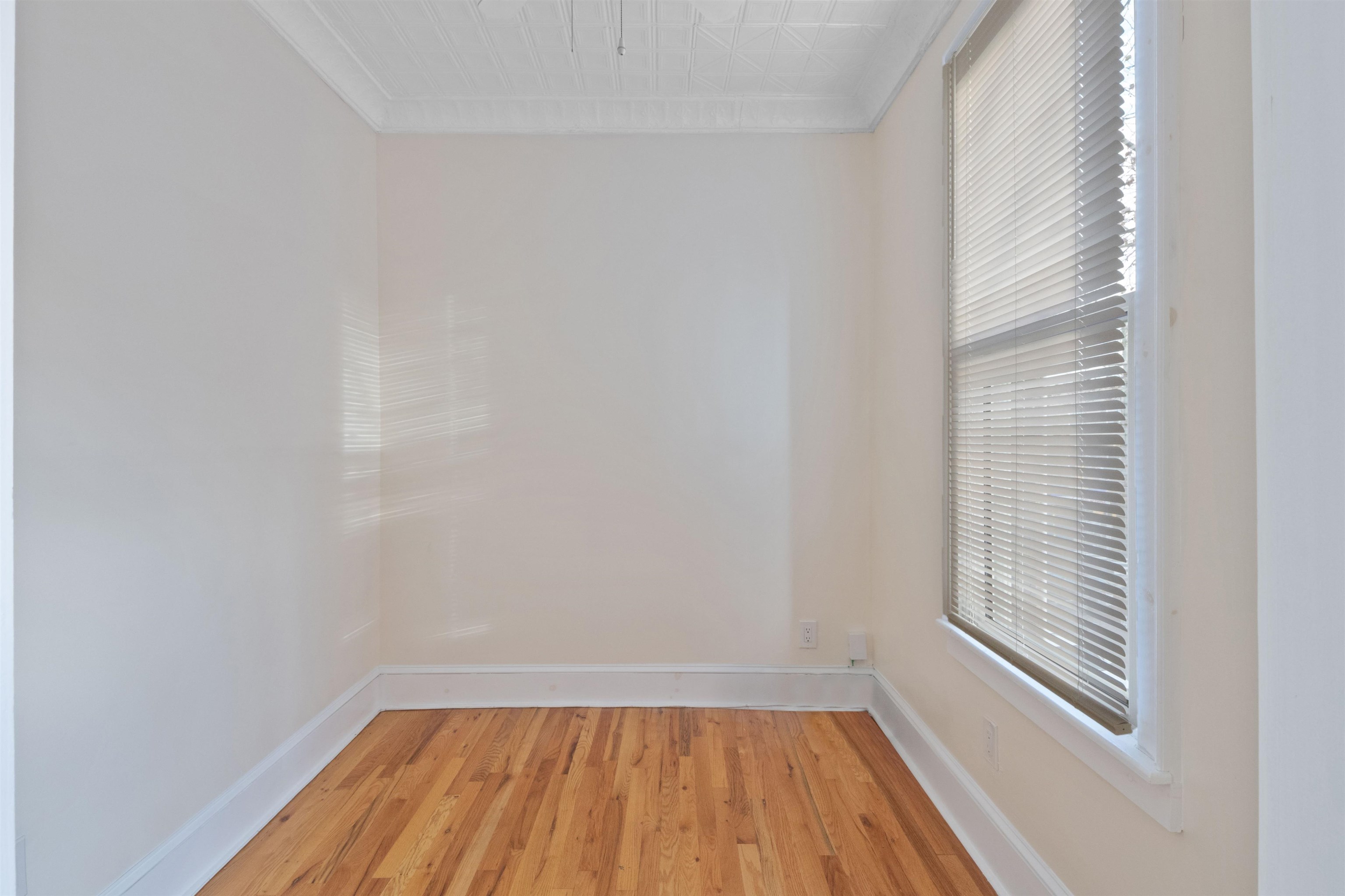 204 BEACON AVE Unit: 2