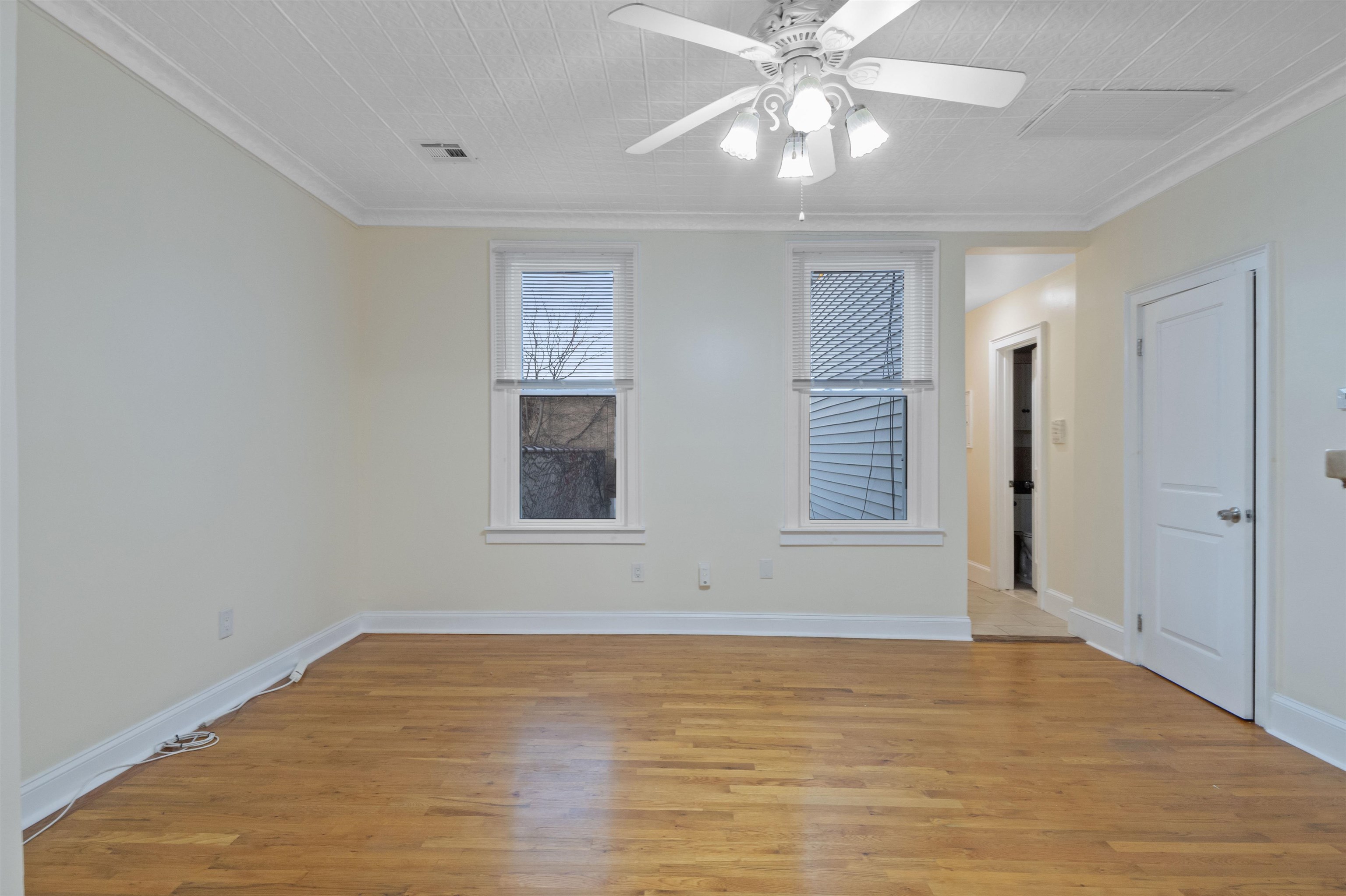 204 BEACON AVE Unit: 2