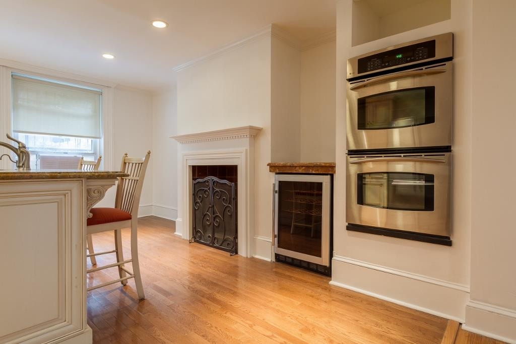 279 8TH ST