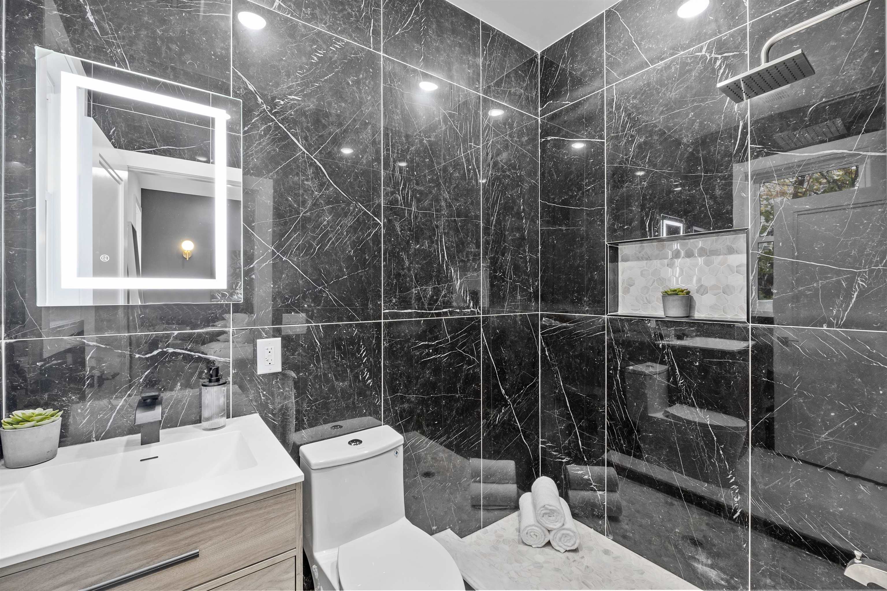 350 LIBERTY AVE Unit: 1