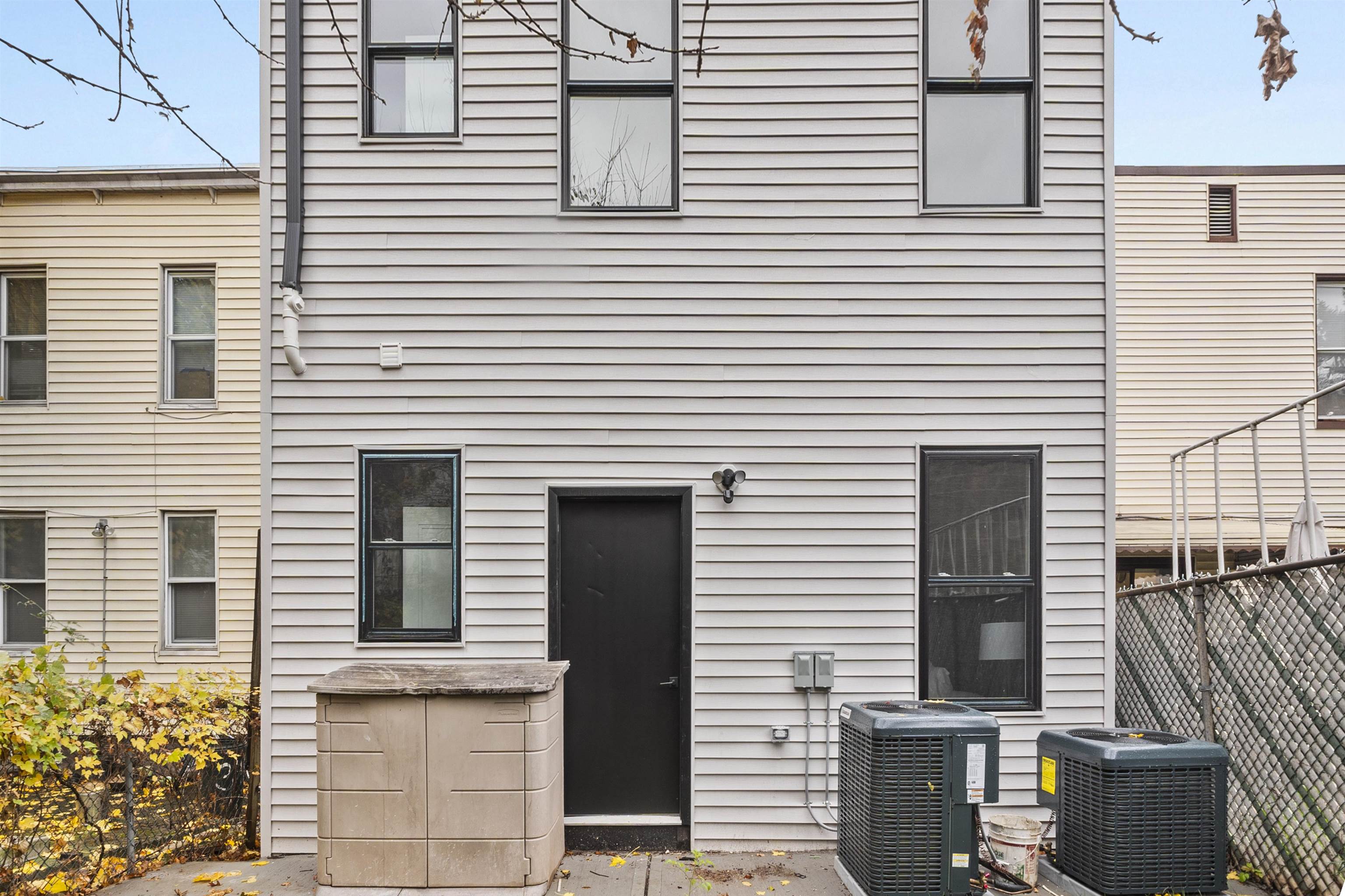 350 LIBERTY AVE Unit: 1