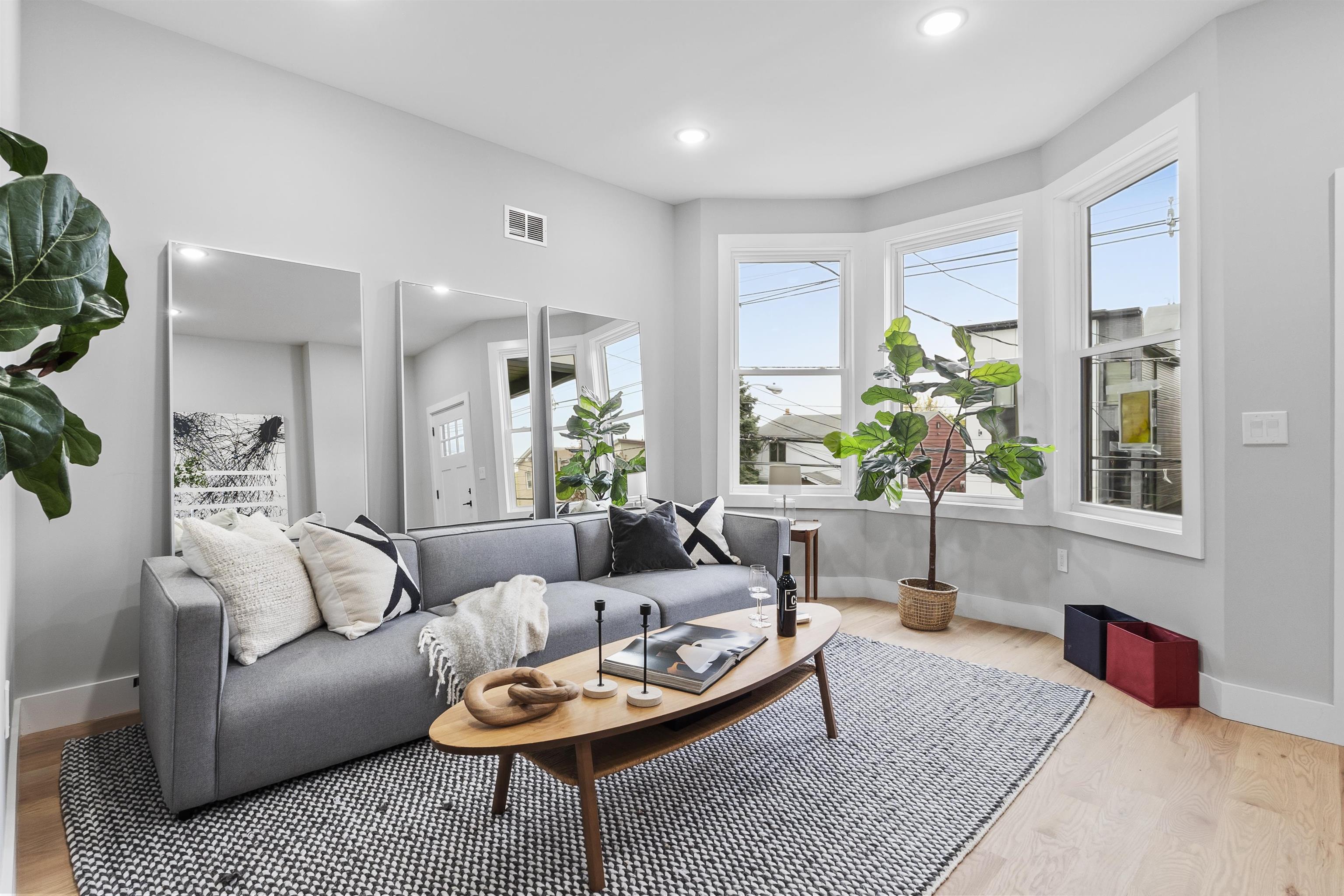 350 LIBERTY AVE Unit: 1