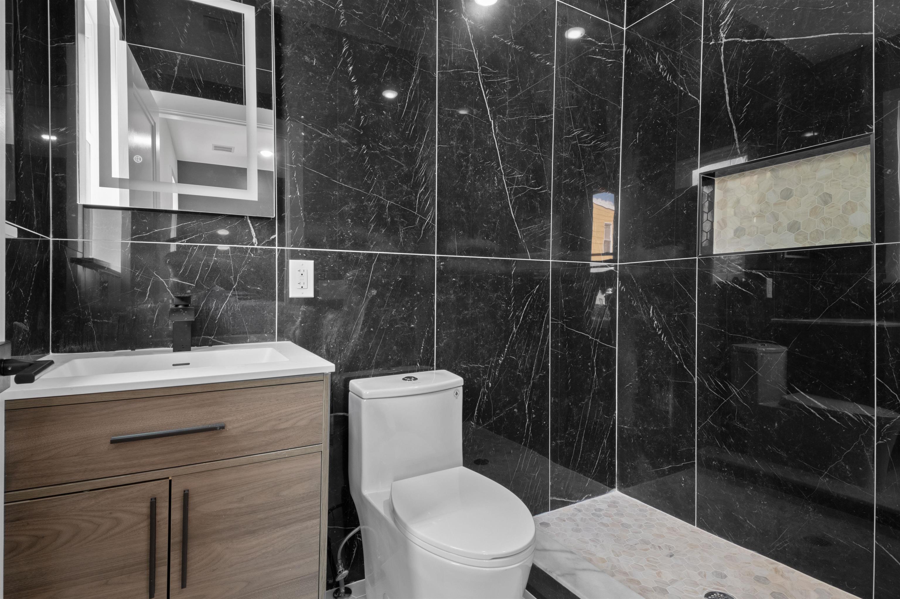 350 LIBERTY AVE Unit: 2