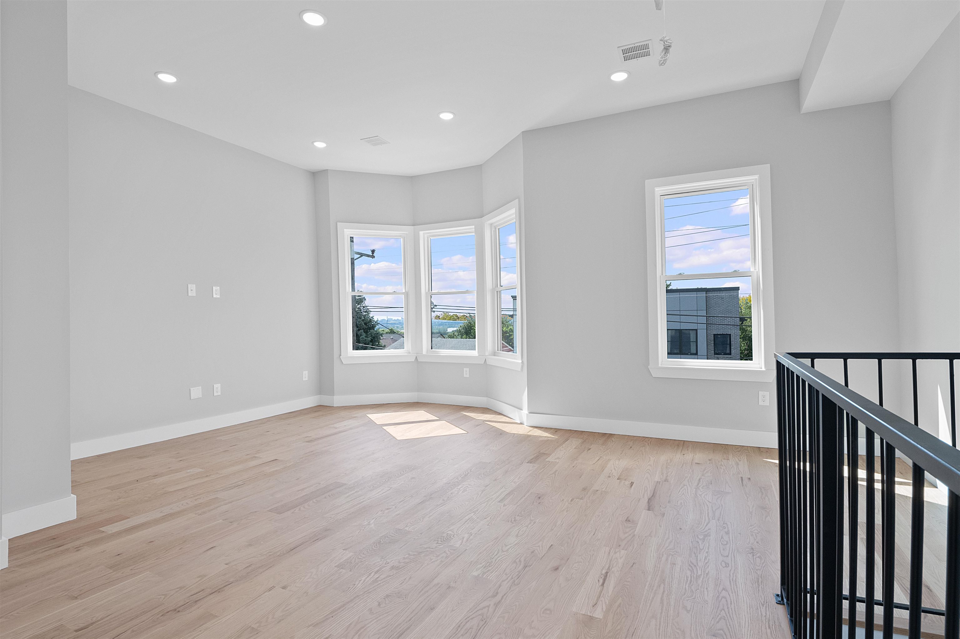 350 LIBERTY AVE Unit: 2