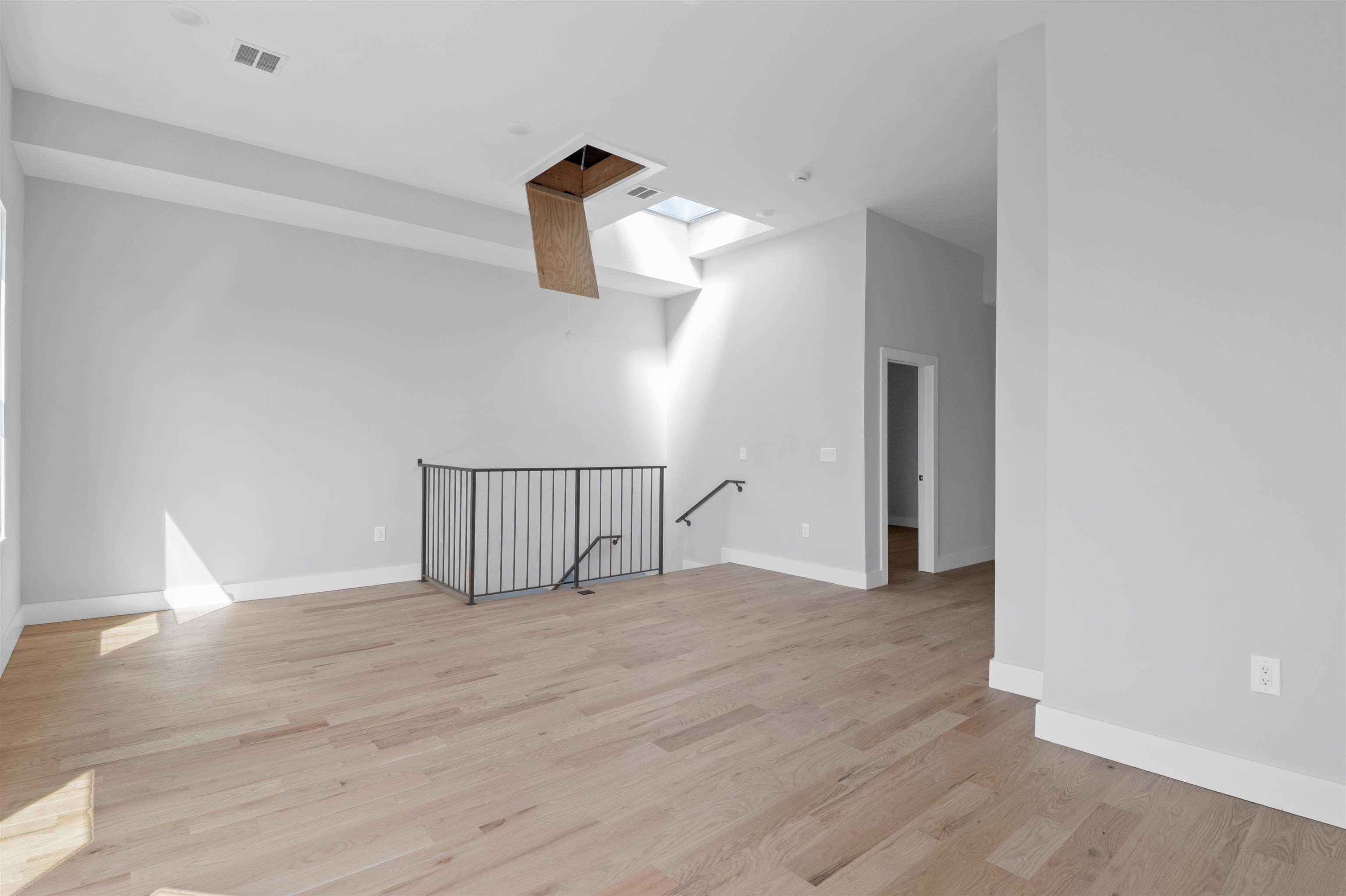 350 LIBERTY AVE Unit: 2