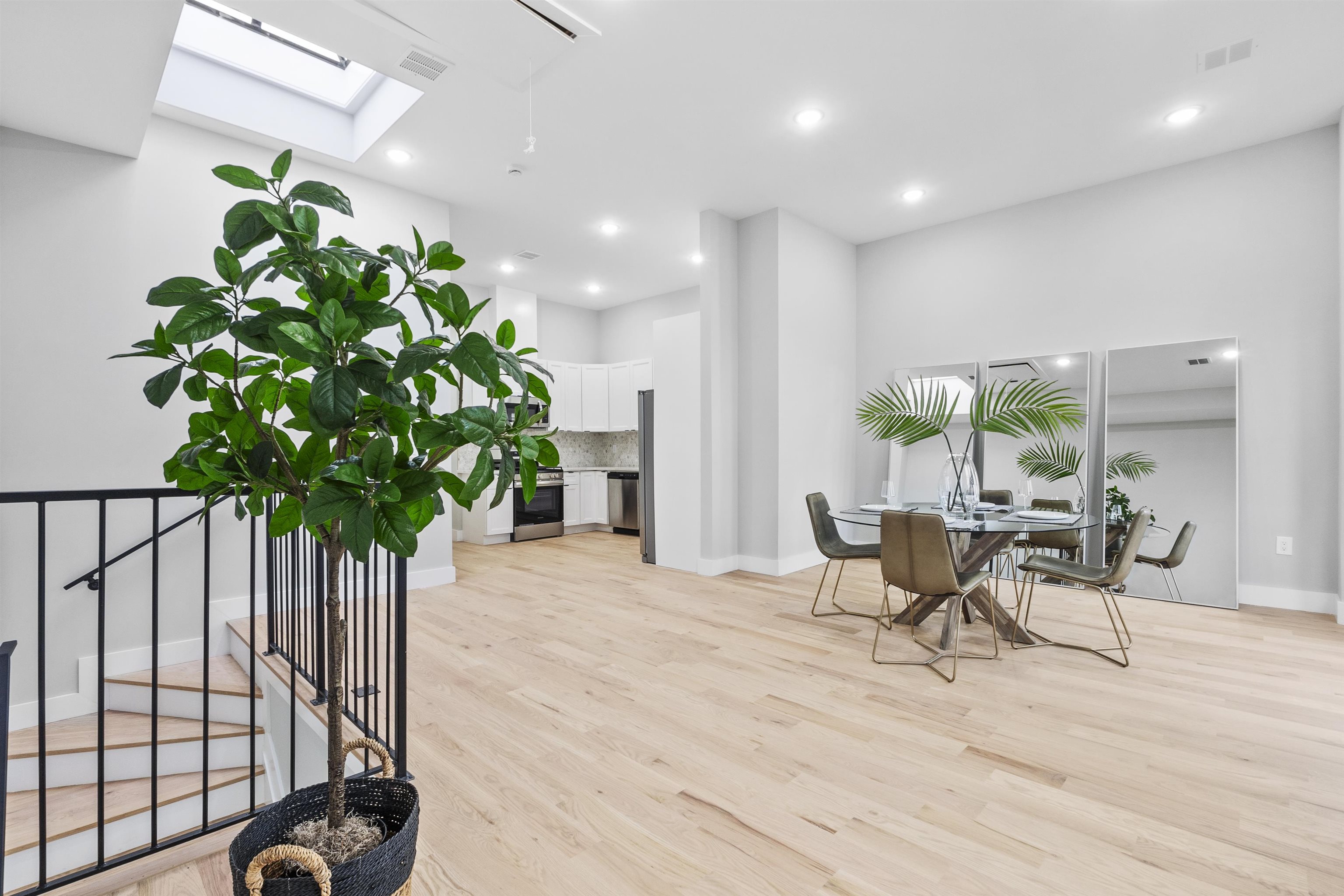 350 LIBERTY AVE Unit: 2