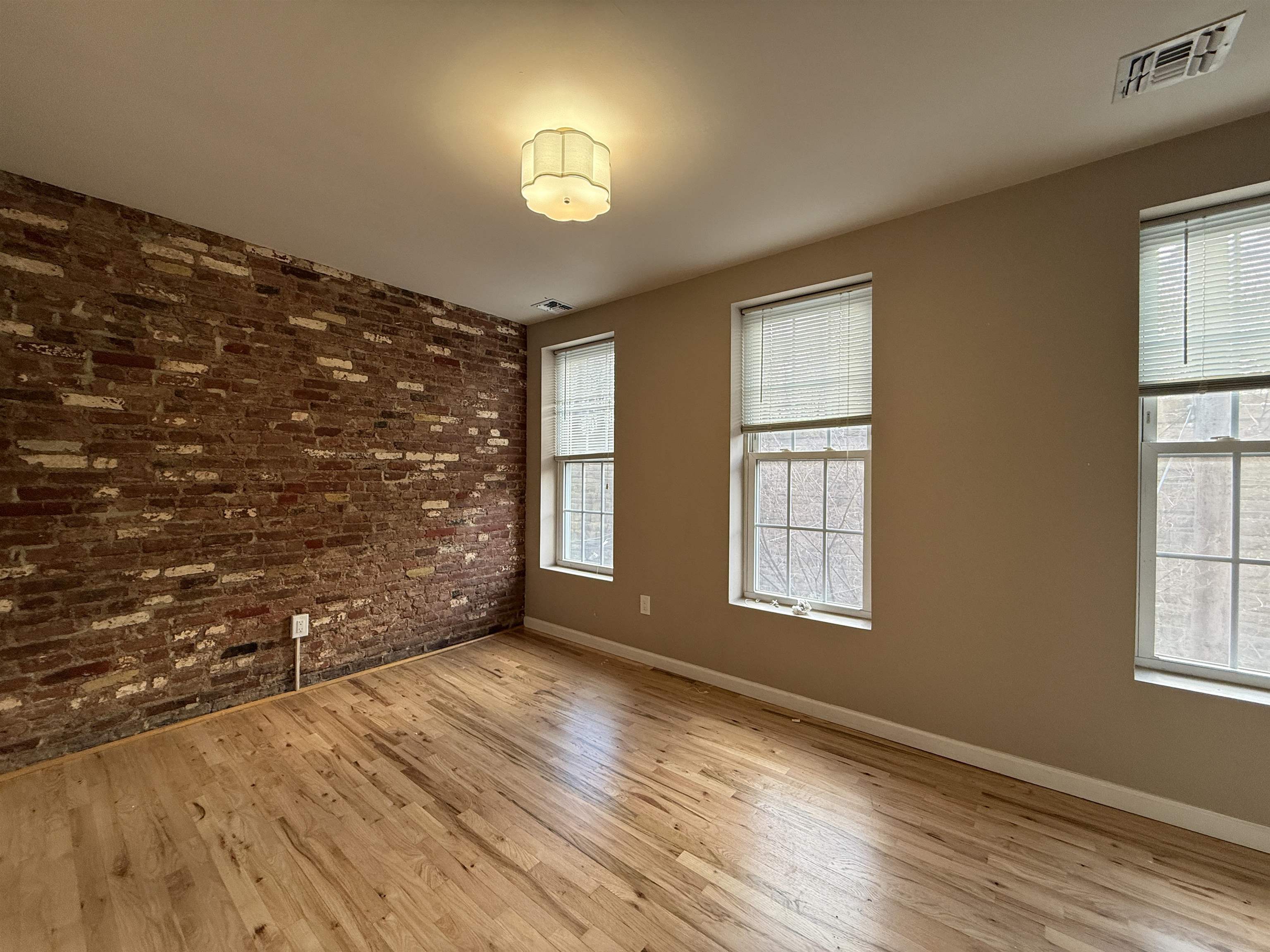 316.5 6TH ST Unit: #2