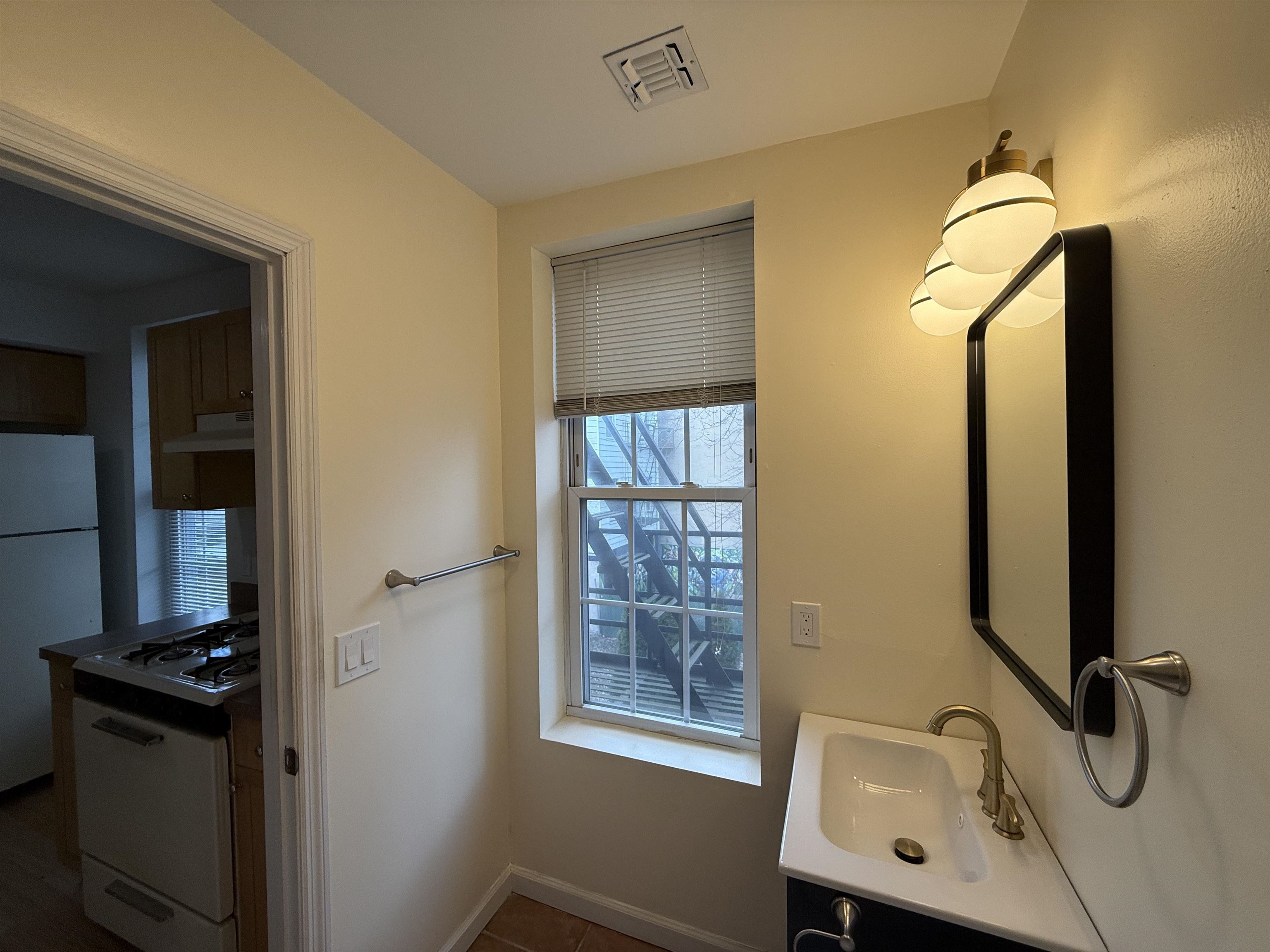 316.5 6TH ST Unit: #2