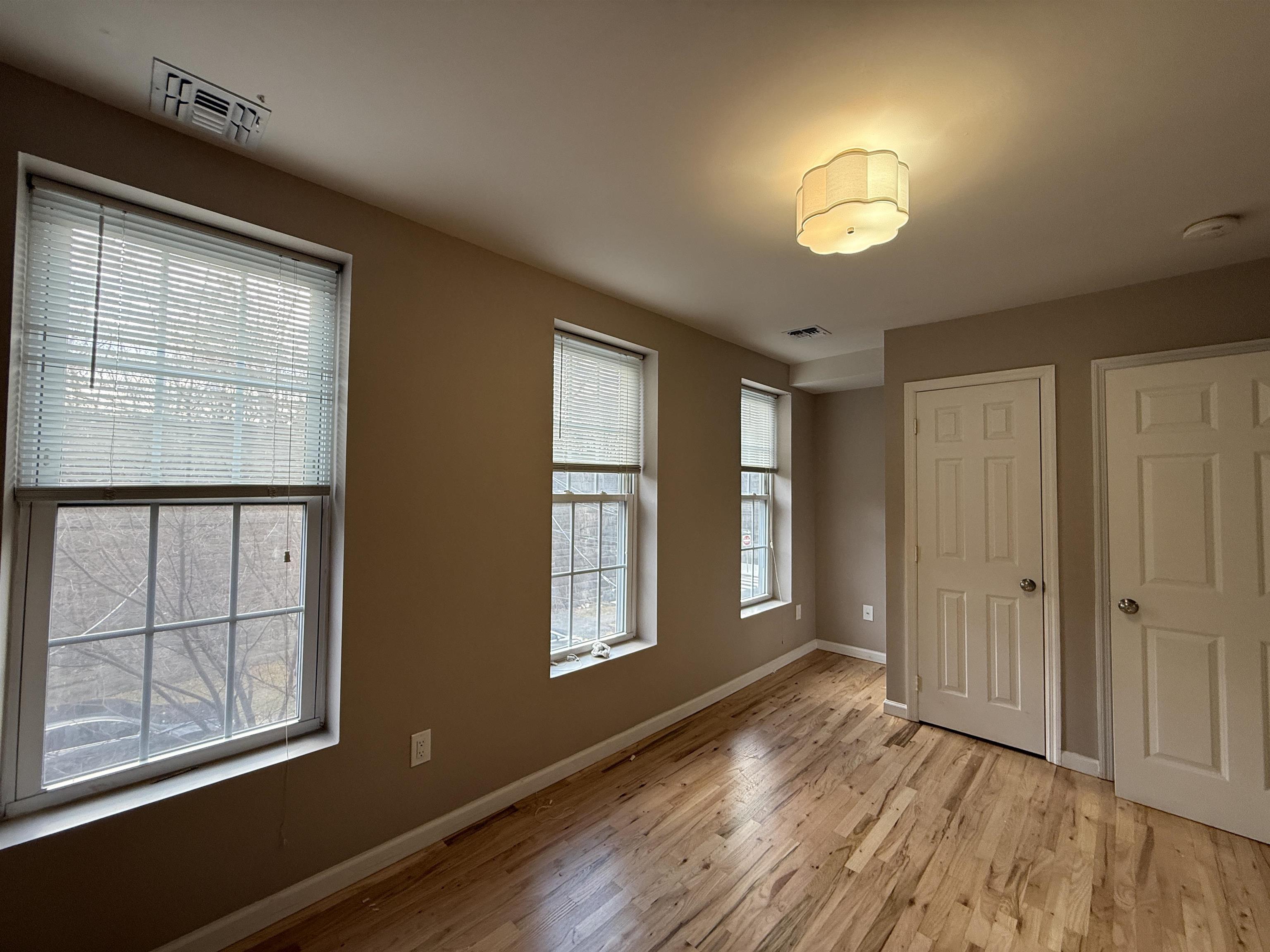 316.5 6TH ST Unit: #2