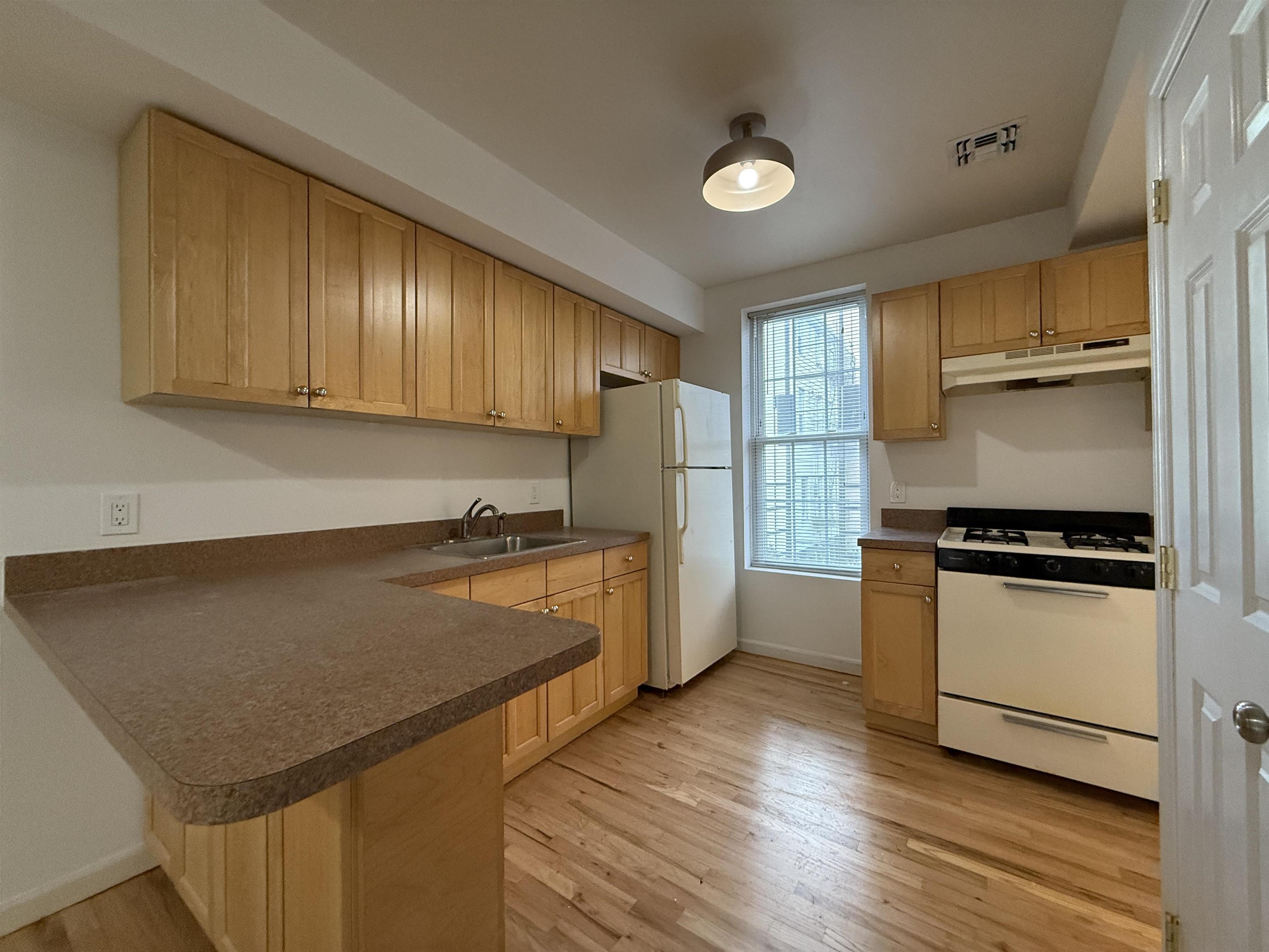 316.5 6TH ST Unit: #2