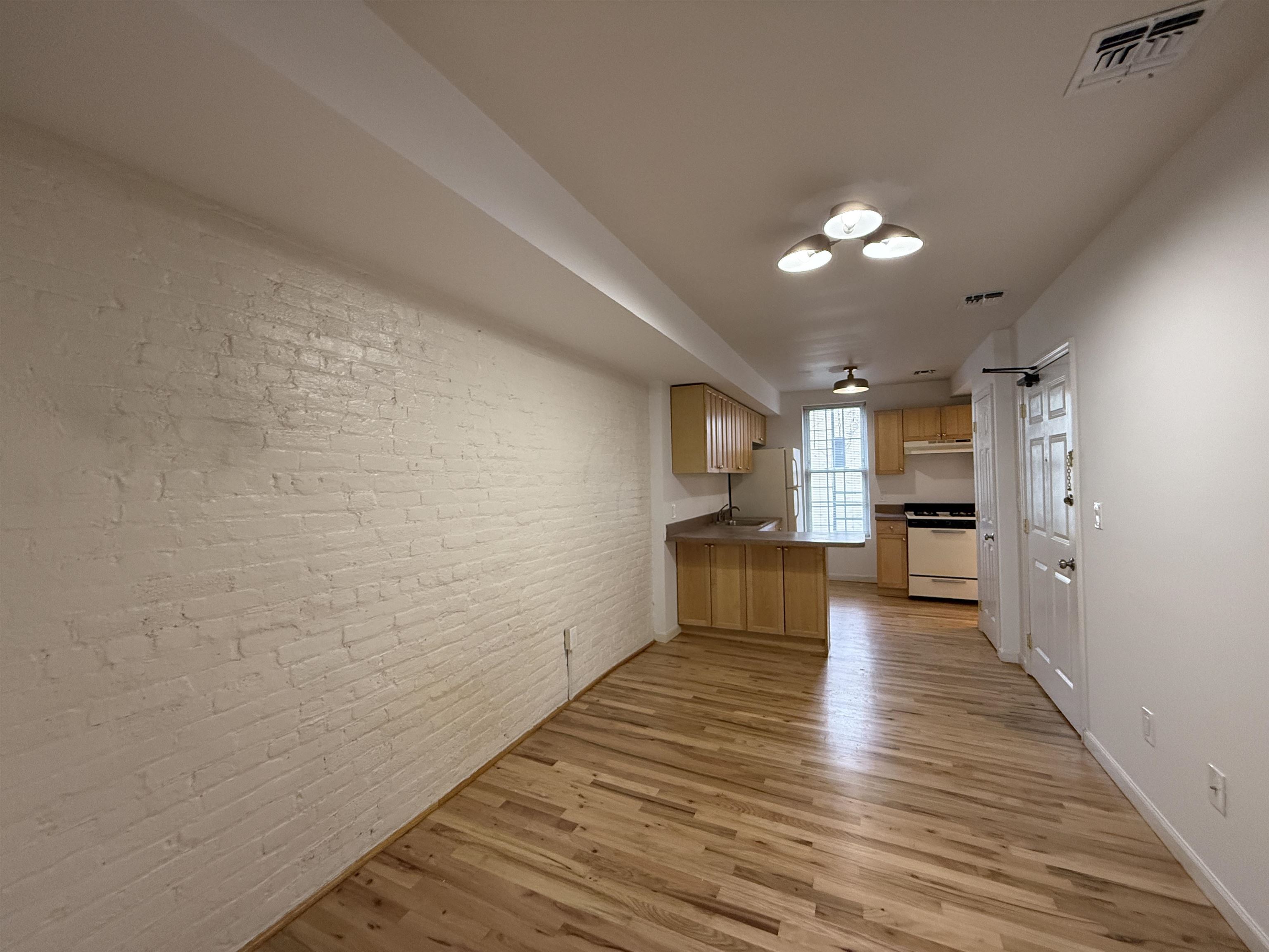 316.5 6TH ST Unit: #2
