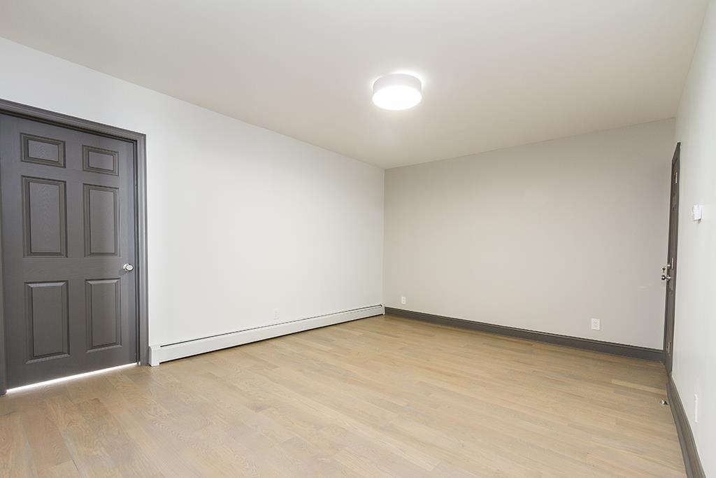 46 RAVINE AVE