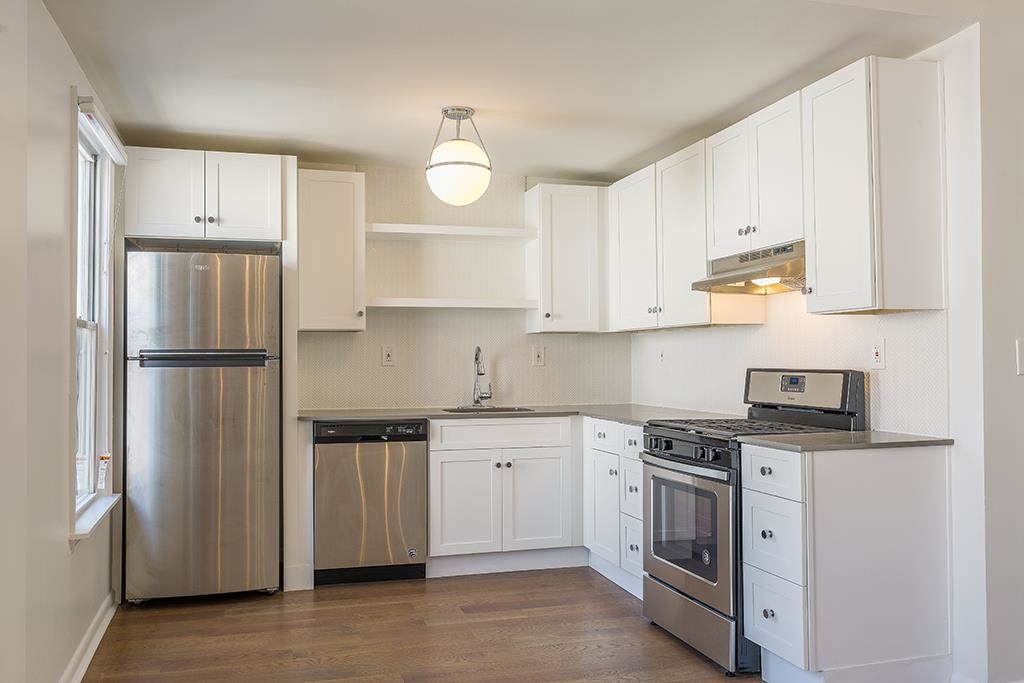 46 RAVINE AVE