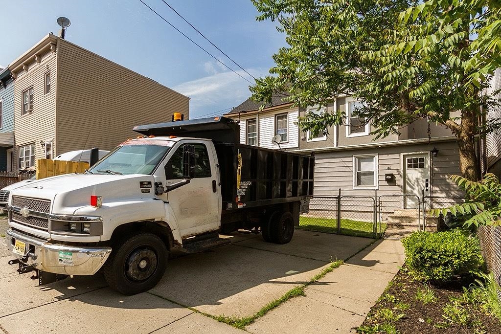 46 RAVINE AVE