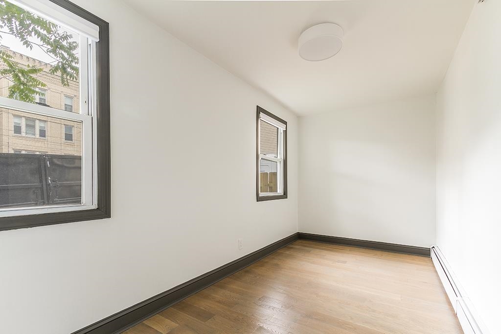 46 RAVINE AVE