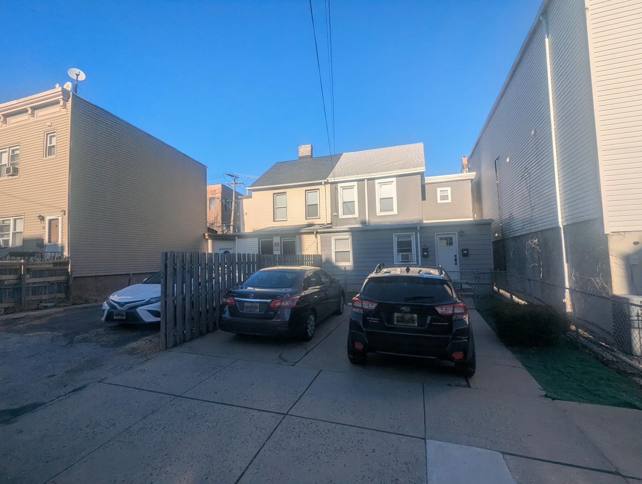 46 RAVINE AVE