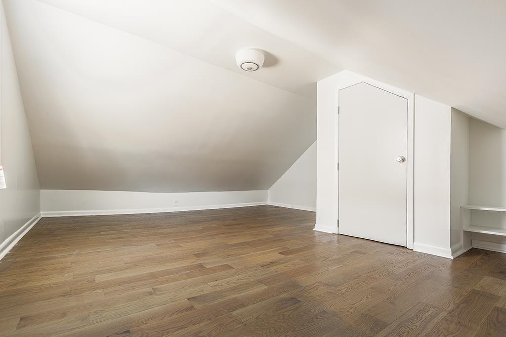 46 RAVINE AVE