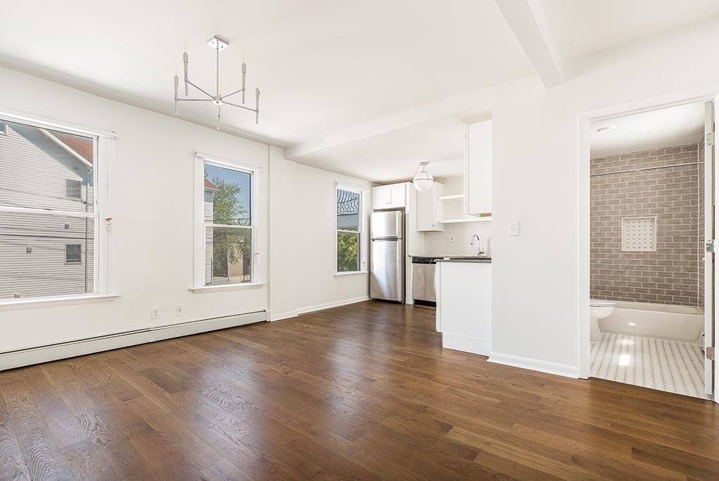 46 RAVINE AVE