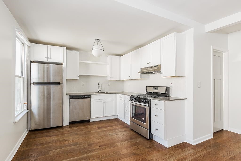 46 RAVINE AVE