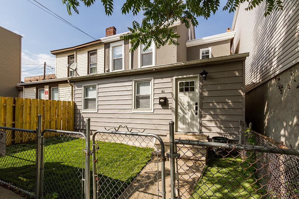 46 RAVINE AVE