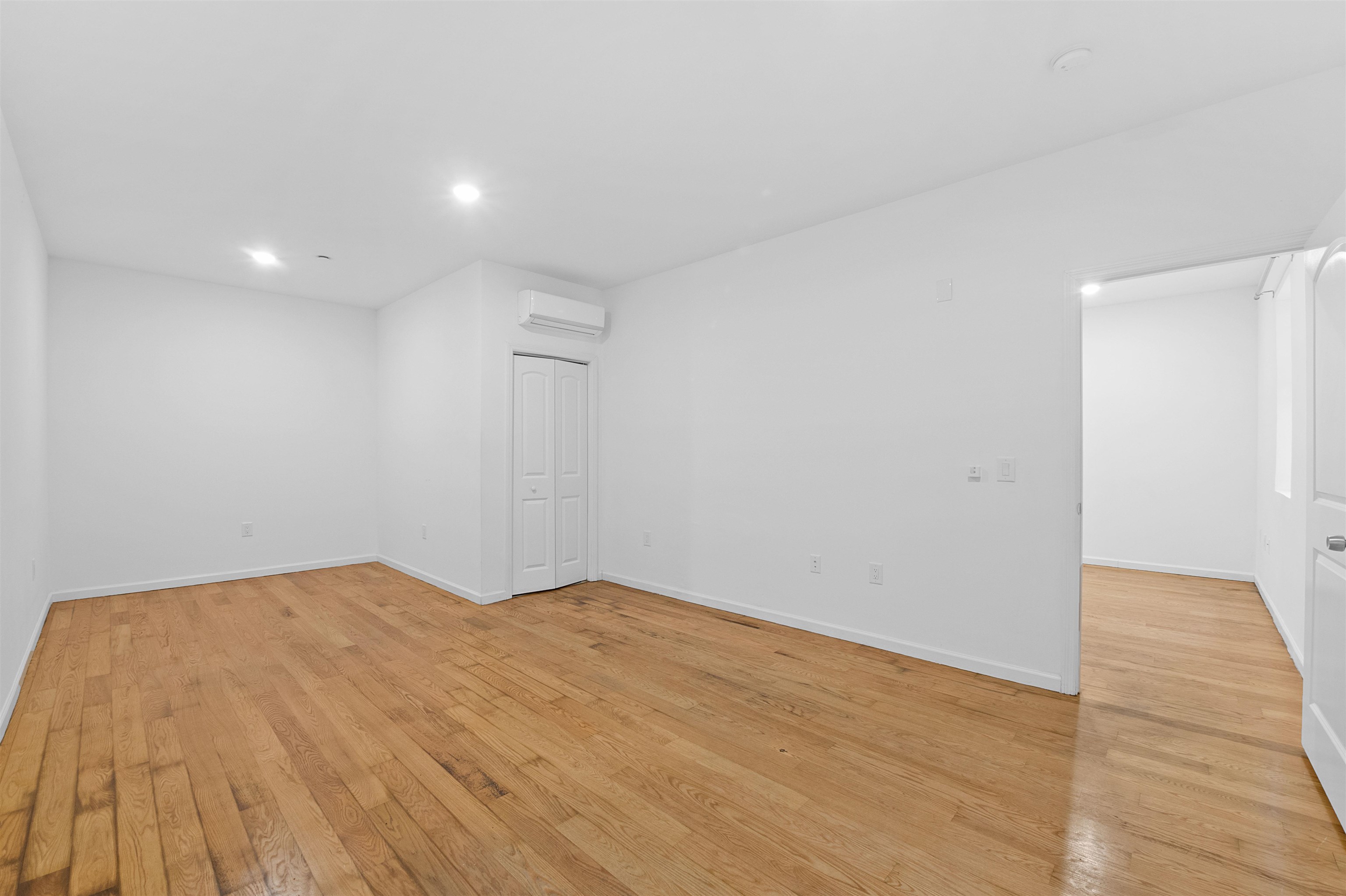 60 COTTAGE ST Unit: 1E