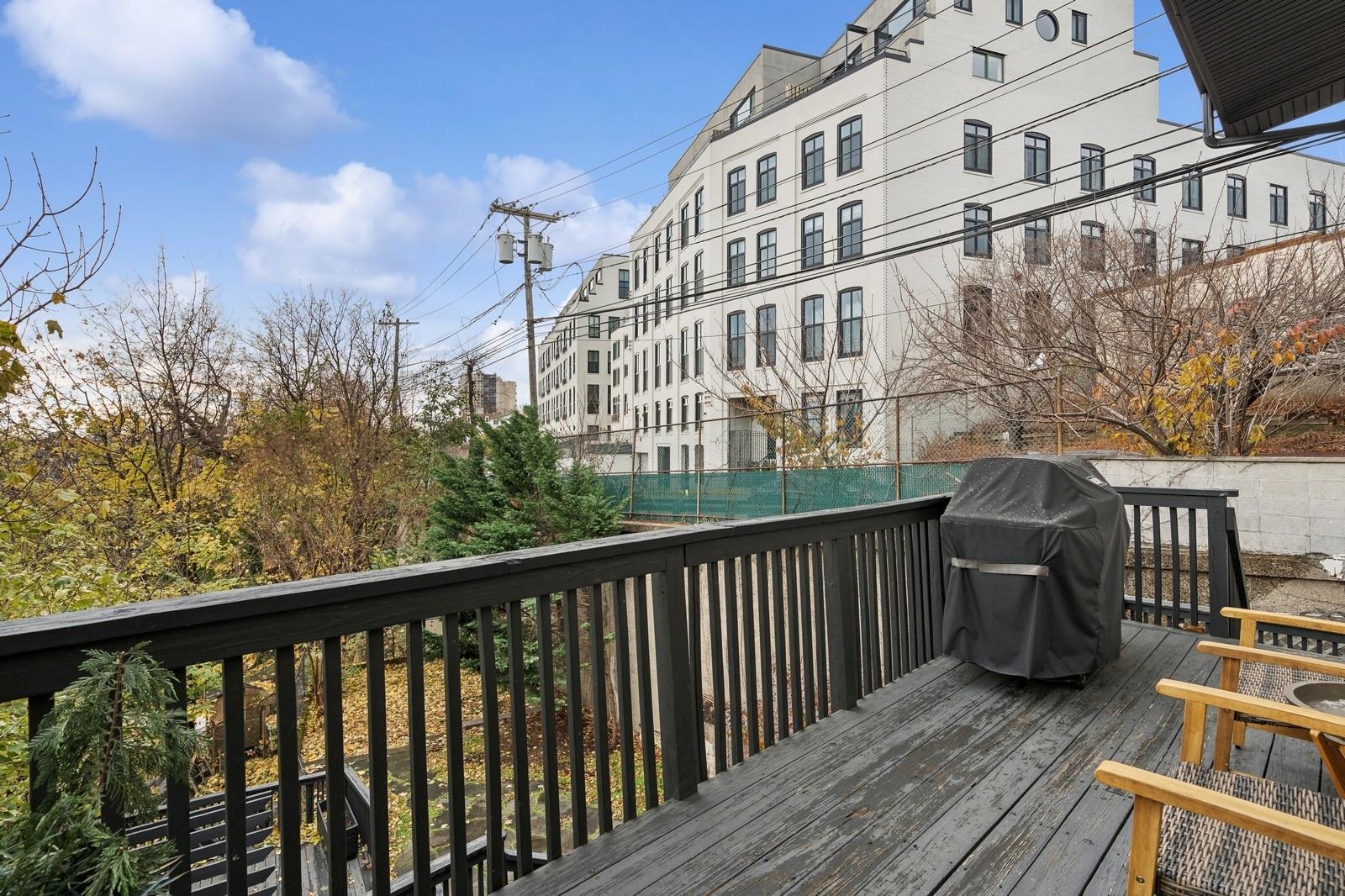 76 HACKENSACK PLANK RD