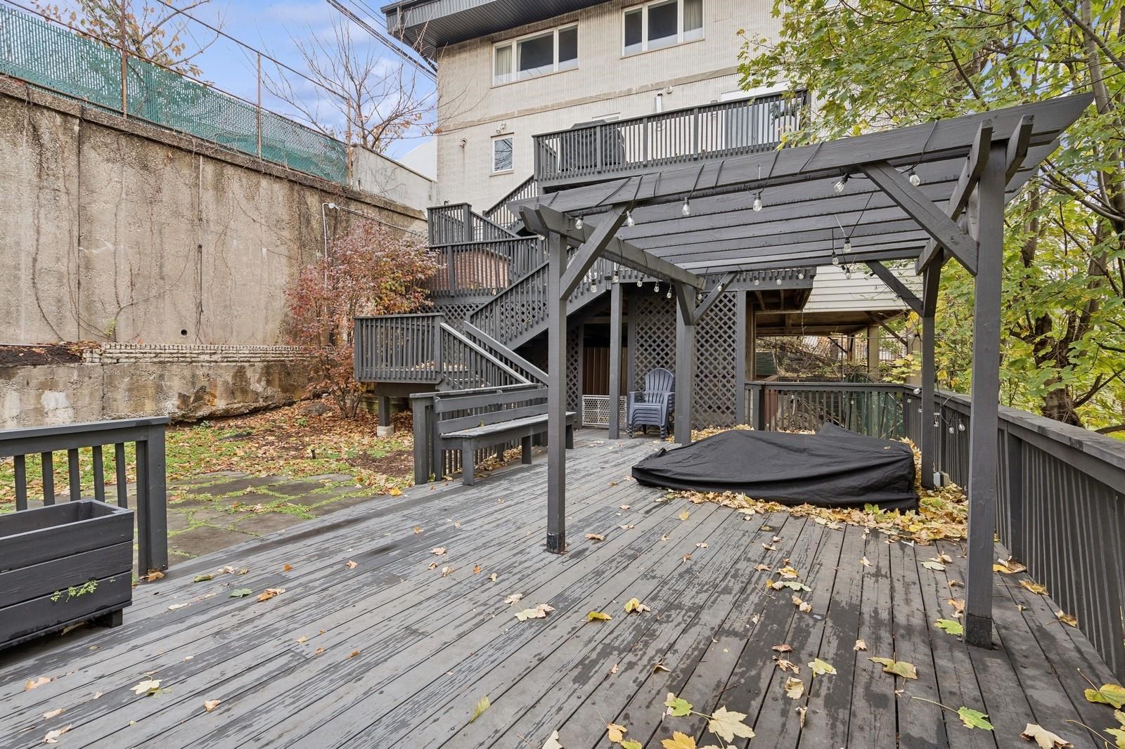 76 HACKENSACK PLANK RD